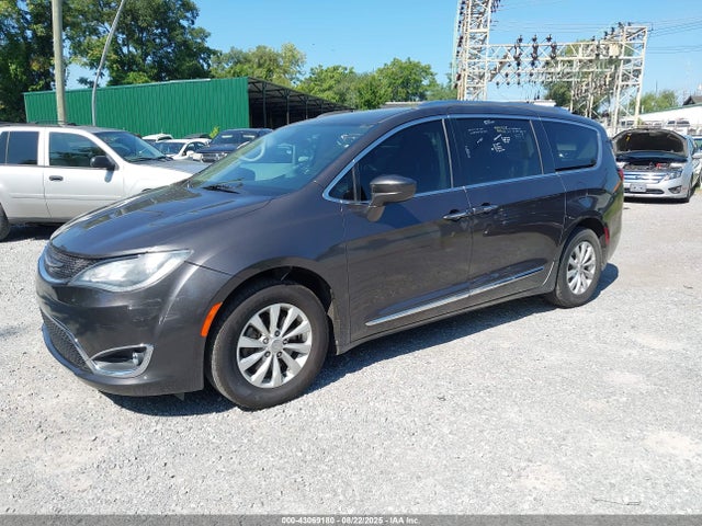 43069180 :رقم المزاد ، 2C4RC1BG6JR152015 vin ، 2018 Chrysler Pacifica Touring L مزاد بيع