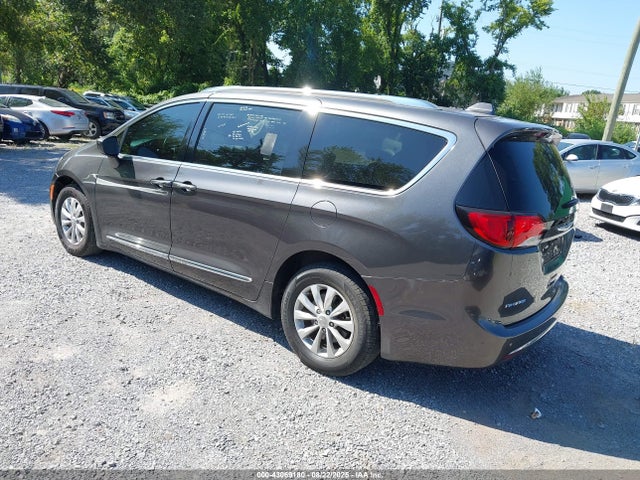 43069180 :رقم المزاد ، 2C4RC1BG6JR152015 vin ، 2018 Chrysler Pacifica Touring L مزاد بيع