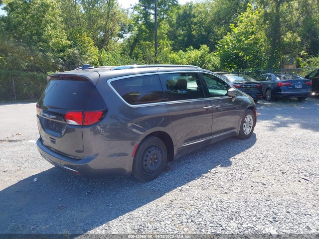 43069180 :رقم المزاد ، 2C4RC1BG6JR152015 vin ، 2018 Chrysler Pacifica Touring L مزاد بيع