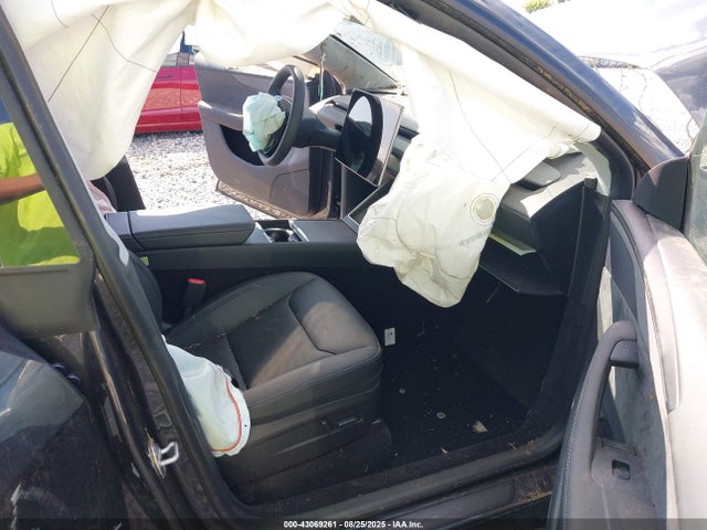 2026 TESLA MODEL Y 7SAYGDEDXTA419576 Photo 4