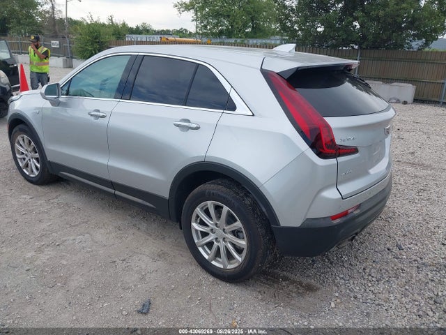 2019 CADILLAC XT4 1GYFZBR42KF206335 Photo 2