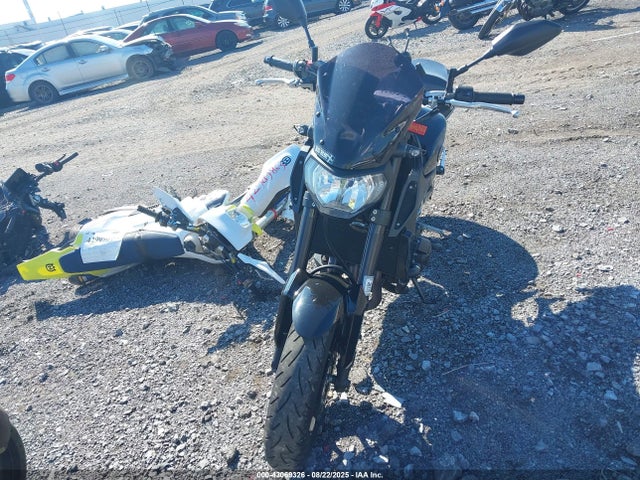 Yamaha FZ09 2016 JYARN33E7GA009876 Image 5