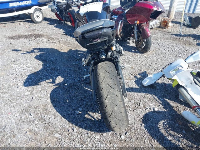 Yamaha FZ09 2016 JYARN33E7GA009876 Image 6