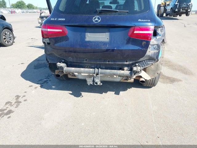 WDC0G4KB6JV015229 Mercedes-Benz m274