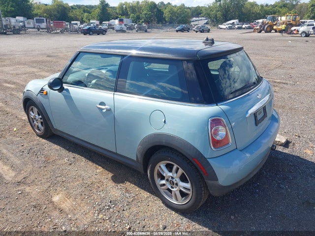 2013 MINI HARDTOP WMWSU3C54DT683988 Photo 2