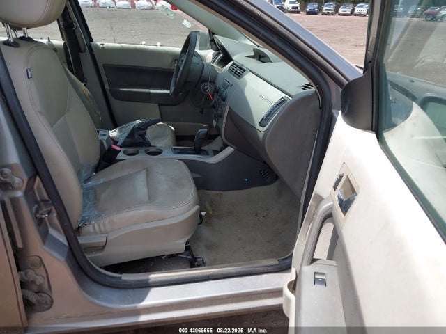 2010 FORD FOCUS 1FAHP3GN2AW194908 Photo 4