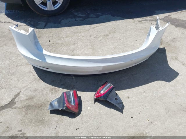 5YJ3E1EA7PF421912 Tesla MODEL 3