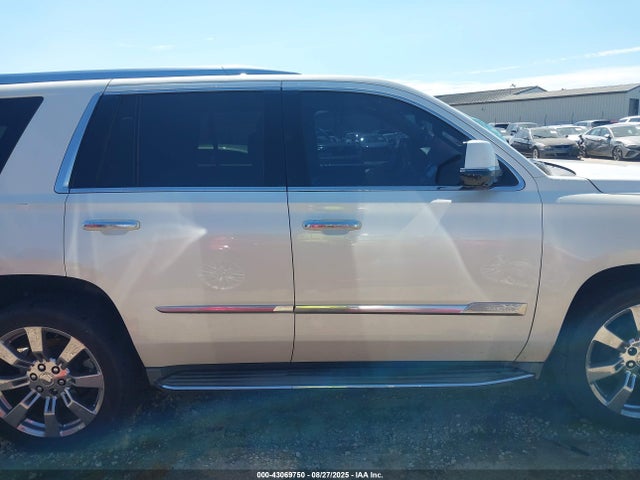 2015 Cadillac Escalade Luxury მანქანა იყიდება აუქციონზე, vin: 1GYS3MKJ8FR540742, აუქციონის ნომერი: 43069750