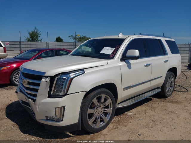2015 Cadillac Escalade Luxury მანქანა იყიდება აუქციონზე, vin: 1GYS3MKJ8FR540742, აუქციონის ნომერი: 43069750