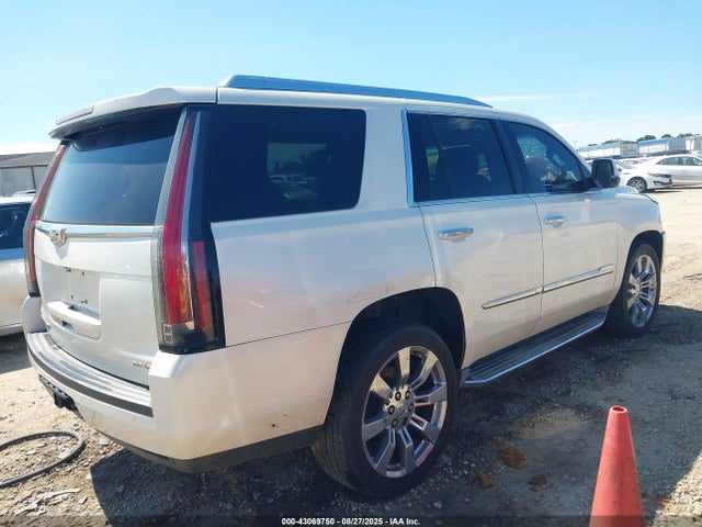 2015 Cadillac Escalade Luxury მანქანა იყიდება აუქციონზე, vin: 1GYS3MKJ8FR540742, აუქციონის ნომერი: 43069750