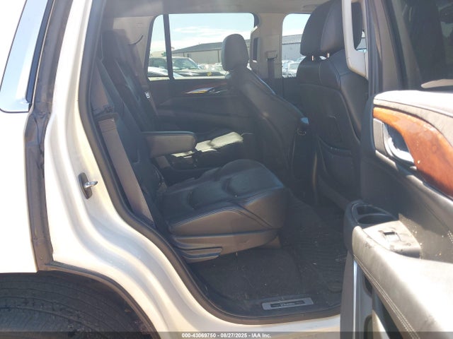 2015 Cadillac Escalade Luxury მანქანა იყიდება აუქციონზე, vin: 1GYS3MKJ8FR540742, აუქციონის ნომერი: 43069750