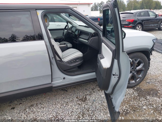 Rivian R1s 2023 7PDSGABA3PN021057 Image 5