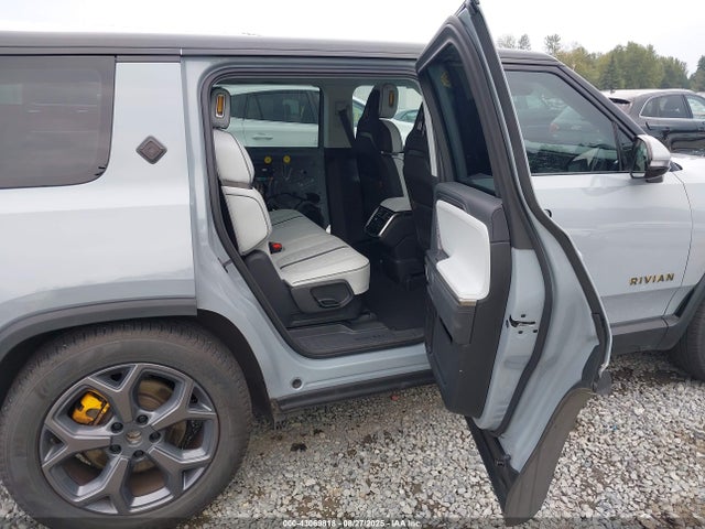 Rivian R1s 2023 7PDSGABA3PN021057 Image 8