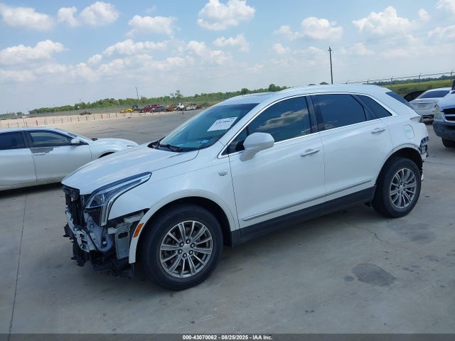 2018 CADILLAC XT5 1GYKNCRS4JZ123453 Photo 1