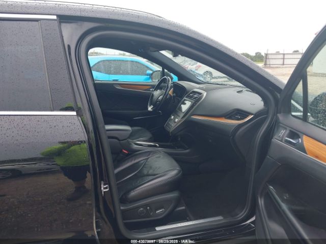 2019 LINCOLN MKC 5LMTJ3DH3KUL18808 Photo 4