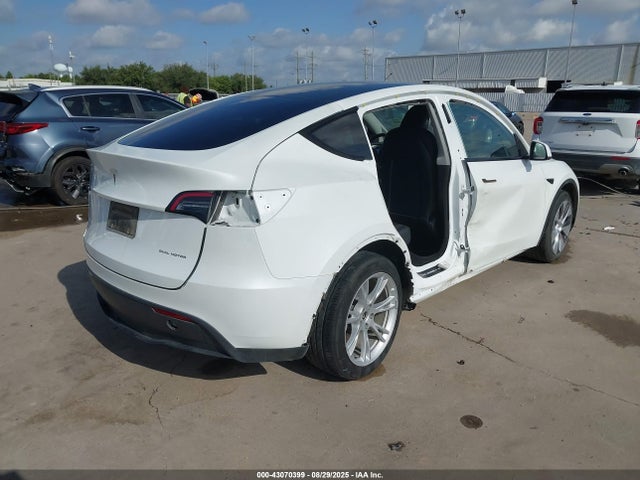 2023 TESLA MODEL Y 7SAYGDEE9PA081795 Photo 3