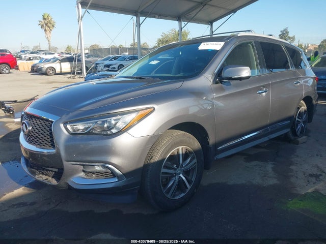 Infiniti 2017 2017 5N1DL0MN7HC520636 Image 2