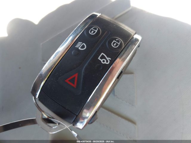 2012 JAGUAR XF SAJWA0FB9CLS52401 Photo 10