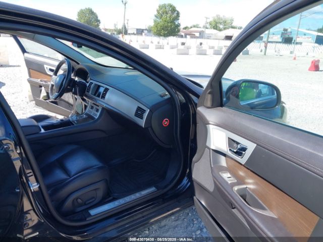 2012 JAGUAR XF SAJWA0FB9CLS52401 Photo 4