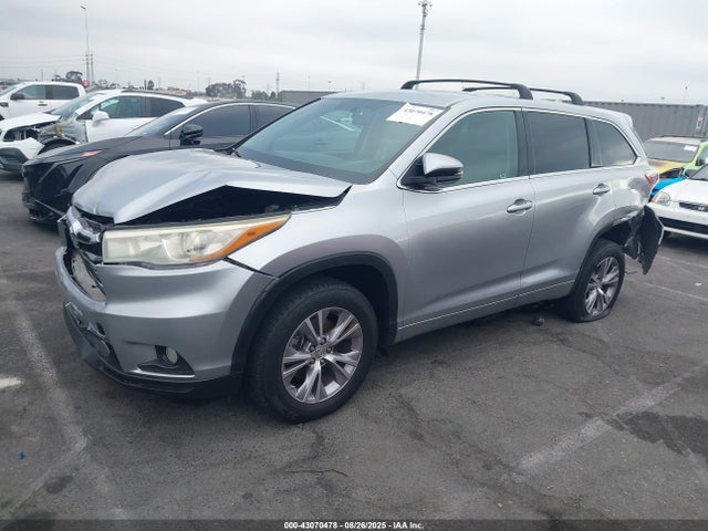 Toyota 2gr-fe 2015 5TDZKRFH7FS061547 Image 2