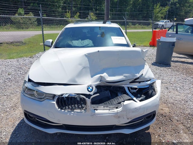 WBA8B9C36HK885180 BMW 2017