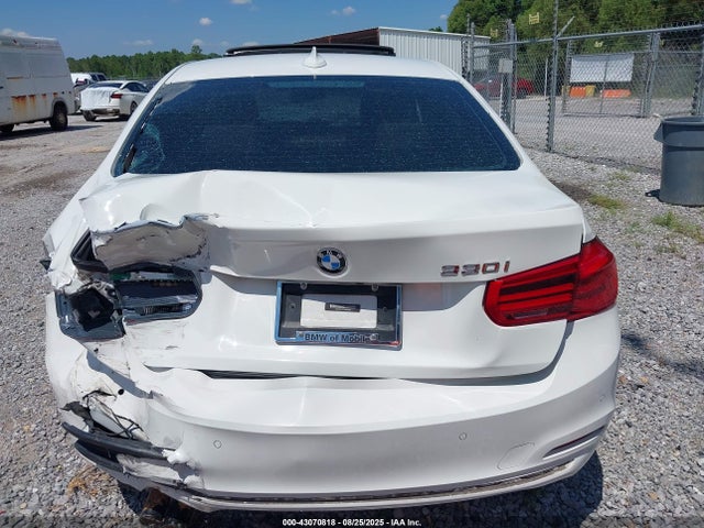 WBA8B9C36HK885180 BMW 2017