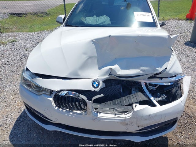 WBA8B9C36HK885180 BMW 2017