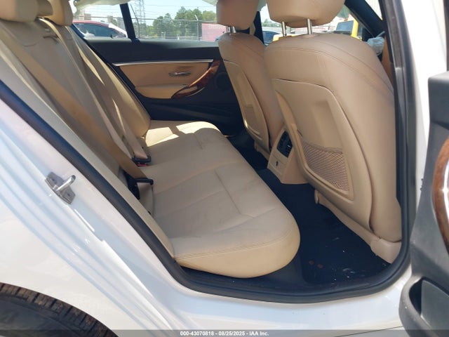 WBA8B9C36HK885180 BMW 2017