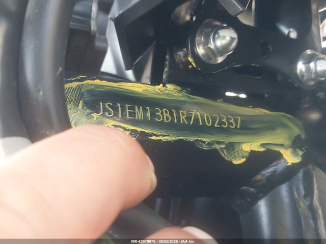 JS1EM13B1R7102337 Suzuki Fra1