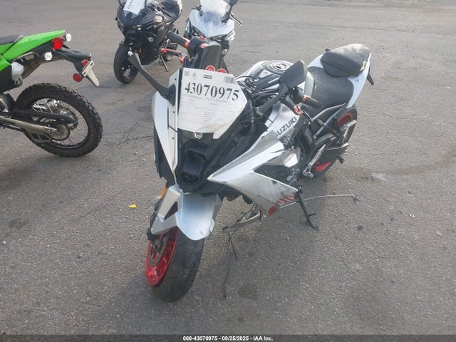 JS1EM13B1R7102337 Suzuki Fra1