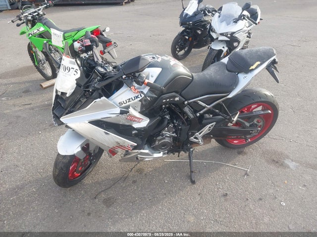 JS1EM13B1R7102337 Suzuki Fra1