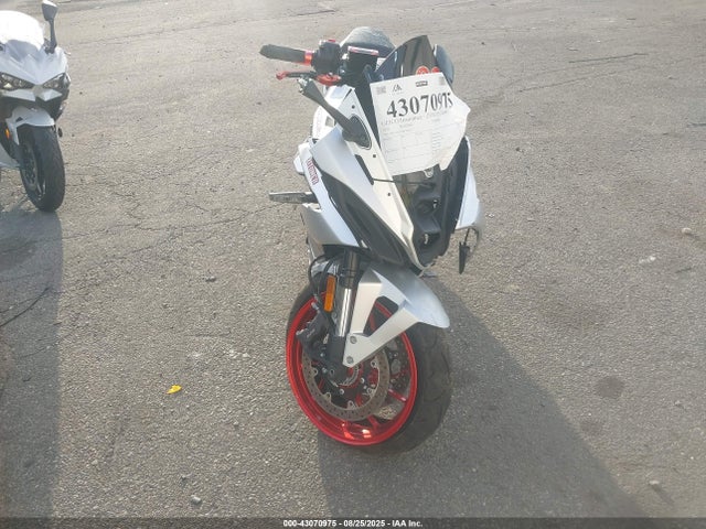 JS1EM13B1R7102337 Suzuki Fra1