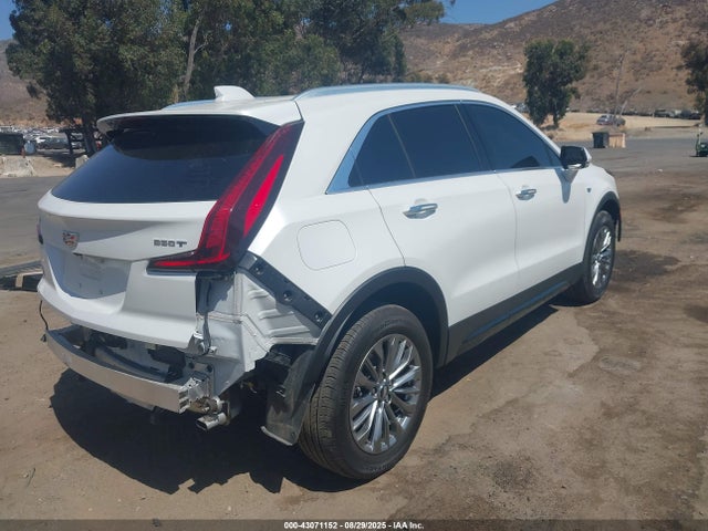 2024 CADILLAC XT4 1GYFZCR42RF245104 Photo 3