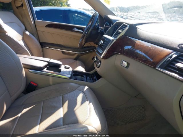 2014 MERCEDES-BENZ GL 550 4JGDF7DE0EA375527 Photo 4