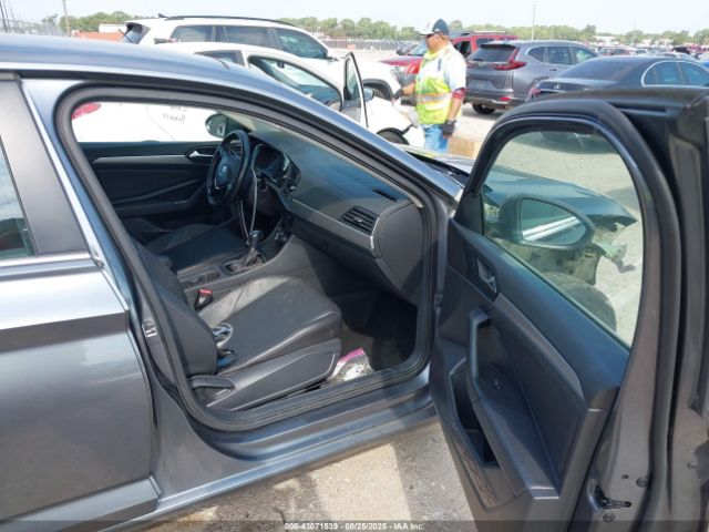 2019 VOLKSWAGEN JETTA 3VWC57BU3KM124235 Photo 4