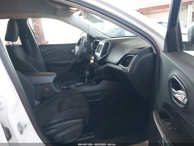 1C4PJLCB0KD171658 Jeep Cherokee