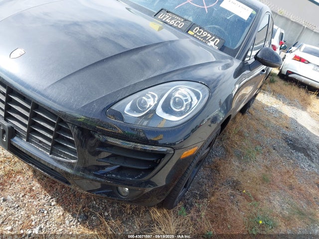 Porsche Macan 2017 WP1AB2A52HLB14143 Image 2
