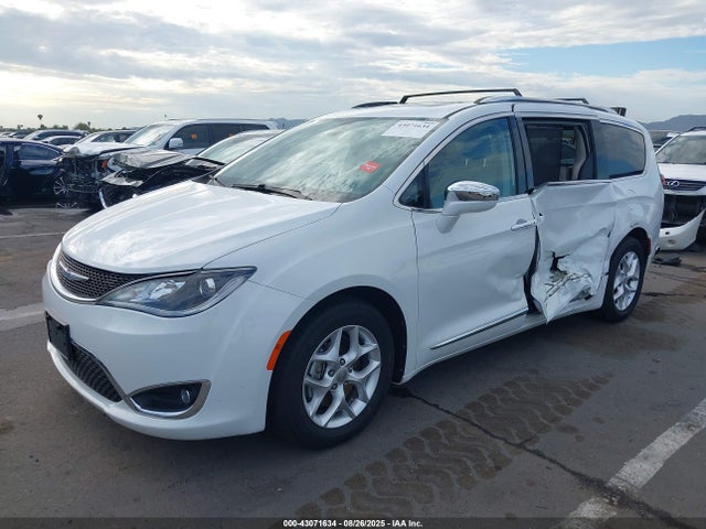 Chrysler Pacifica 2020 2C4RC1GG4LR284542 Image 2