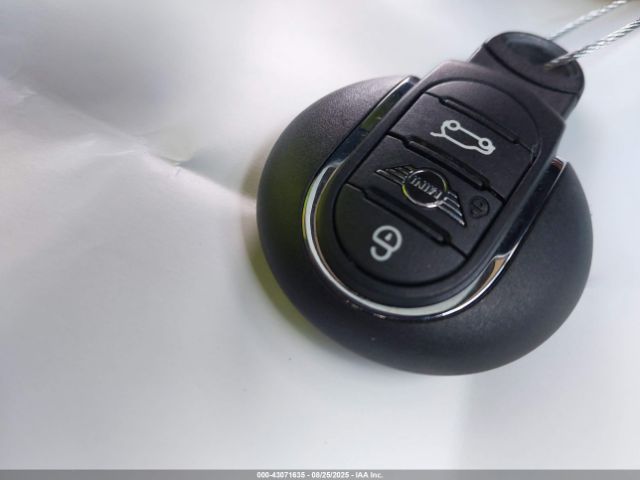 2016 MINI CLUBMAN WMWLN5C59G2E29834 Photo 10