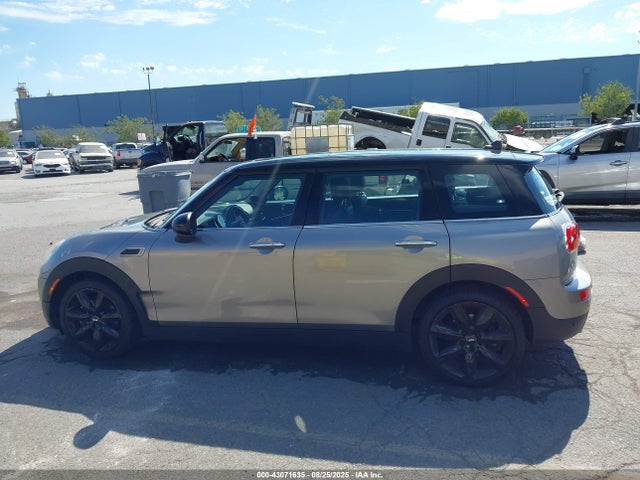 Mini Clubman 2016 WMWLN5C59G2E29834 Image 14