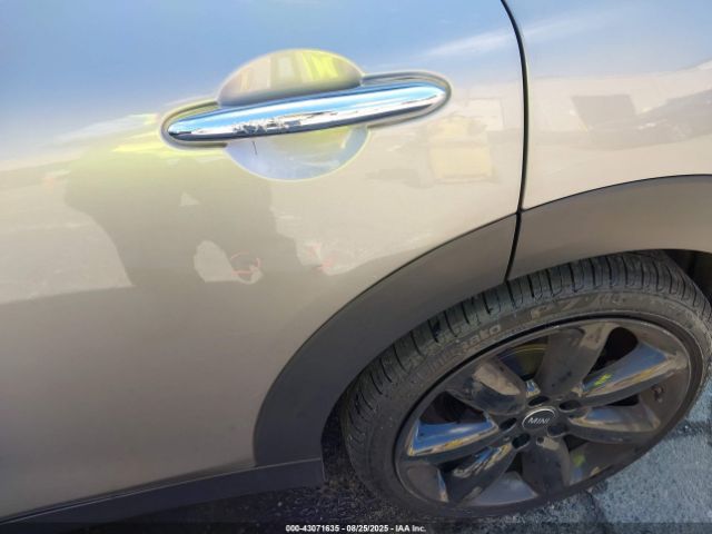 2016 MINI CLUBMAN WMWLN5C59G2E29834 Photo 5