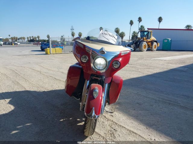 2015 INDIAN MOTORCYCLE CO. ROADMASTER 56KTRAAA9F3320452 Photo 4