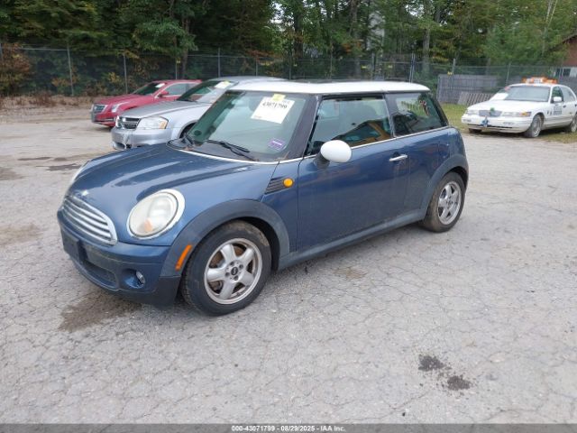 2010 MINI COOPER WMWMF3C51ATZ22976 Photo 1