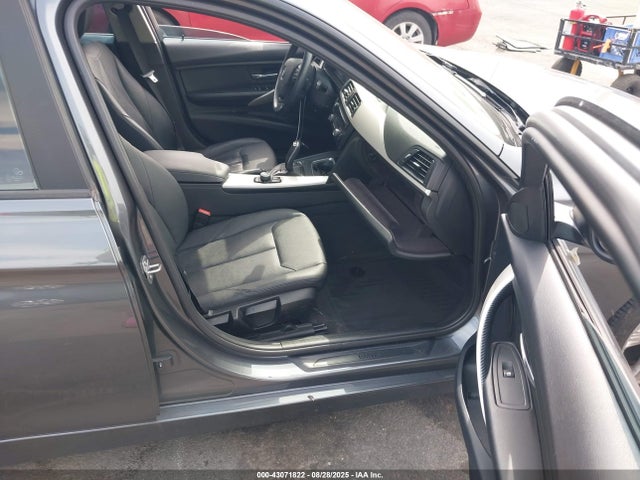 WBA3B1G51ENS79318 BMW 320i