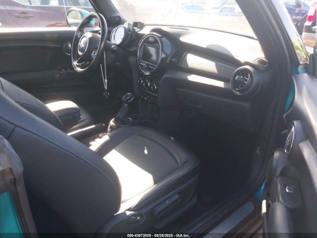 2017 MINI CONVERTIBLE WMWWG5C31H3C99551 Photo 4