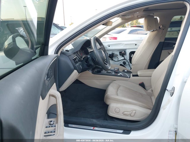 2018 AUDI A4 WAUKMAF45JA107275 Photo 4