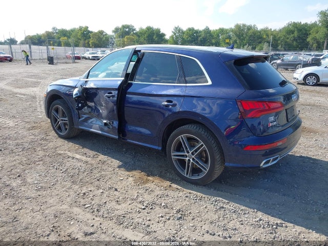 2018 AUDI SQ5 WA1A4AFY4J2008100 Photo 2
