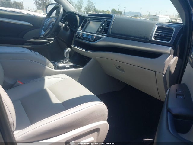 5TDKZRFH1KS563381 Toyota 2gr-fks