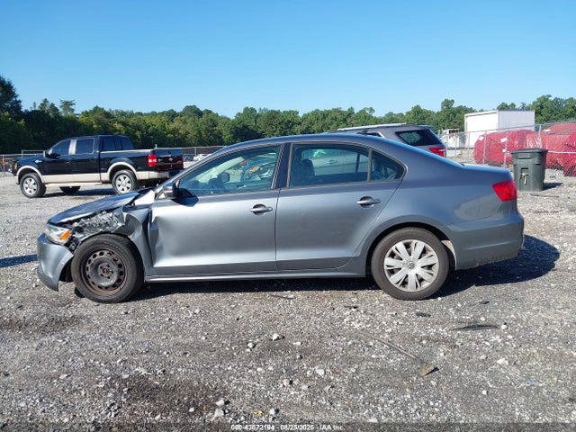 3VWD17AJ9EM418881 Volkswagen Jetta