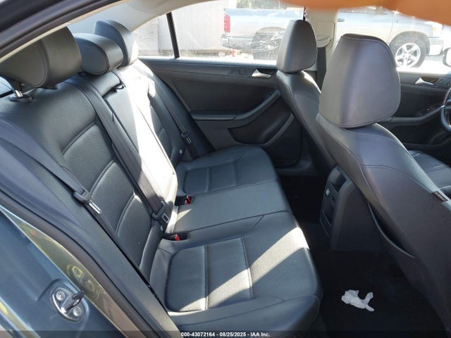 3VWD17AJ9EM418881 Volkswagen Jetta